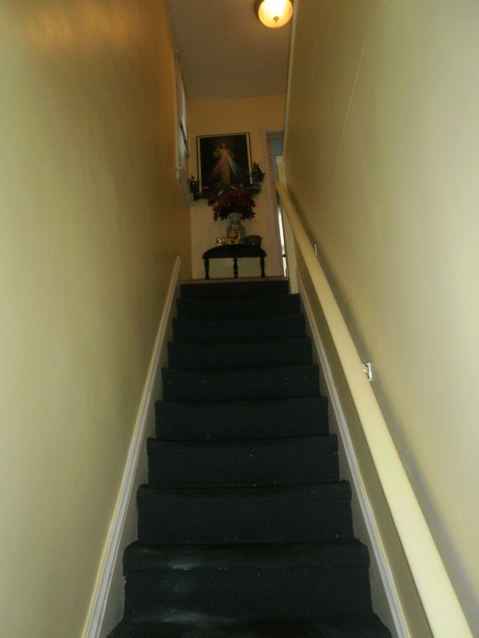 stairs_to_2nd_flr.JPG